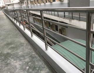 Địa Chỉ Sản Xuất Lan Can Inox Theo Yêu Cầu