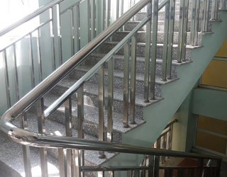 Cơ sở chuyên sản xuất cầu thang inox uy tín Long Khánh
