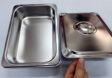 Khay inox, vị khách đồng hành trong mọi bữa tiệc tại Xuân Lộc